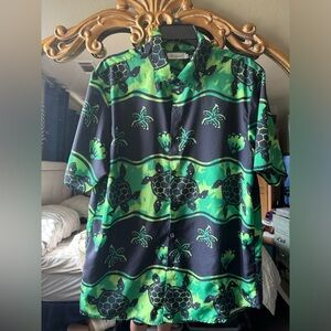 Men’s tropical turtle shirt size large